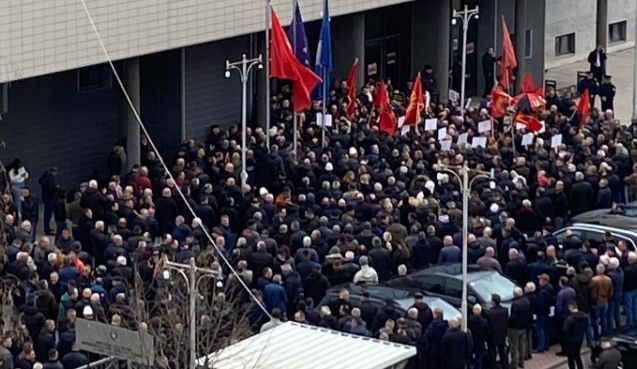 OVL e UÇK paralajmëron vazhdimin e protestave kundër shtrembërimit të historisë