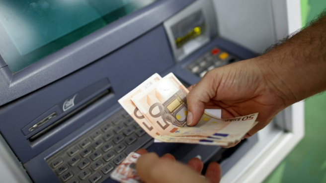 Paga e 13 të për sektorin publik e diskriminon atë privat  ekspertët  Në këtë kohë krize e inflacioni të gjithë qytetarët kanë nevojë për ndihmë