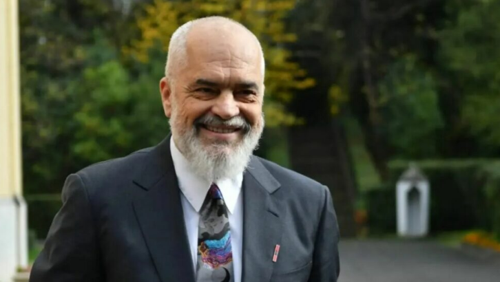 Edi Rama uron festën e Fitër Bajramit