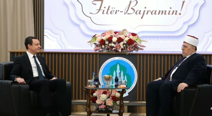 Kurti në BIK për ta uruar Bajramin  kujton hoxhallarët e rënë në luftë