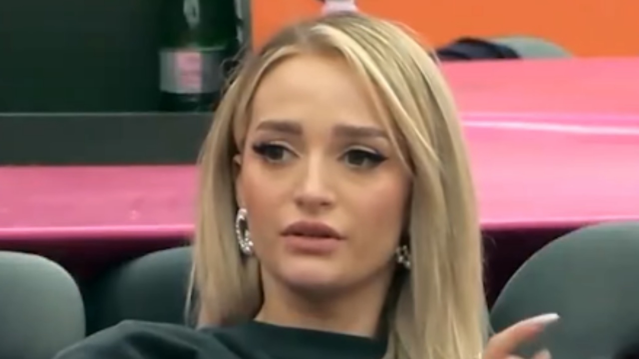 Çfarë i ka shkruar  Selin merr një mesazh nga DJ Gimbo  Seriozisht po më le pa 