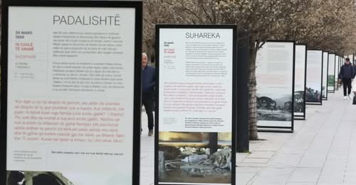 Akuza për pasaktësi dhe fyerje   çfarë ndodhi me ekspozitën për masakrat në Kosovë e cila u largua nga sheshi