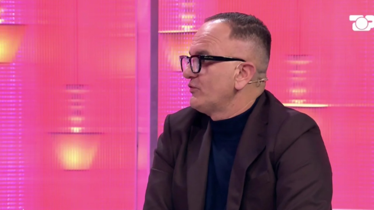  Kur unë isha i famshëm  të tjerët ruanin lopët   Artani bën akuzat e forta për Rogertin  Merrte lekët e të gjithëve kur punonte në 