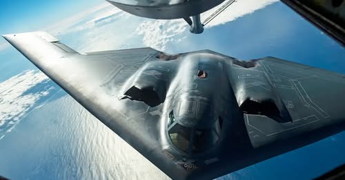 Amerika ngrit bombarduesit B 2 për sulme të reja ndaj Iranit