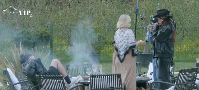  Kam ndjenja për dikë    kush është djali që i ka  rrëmbyer  zemrën fermeres