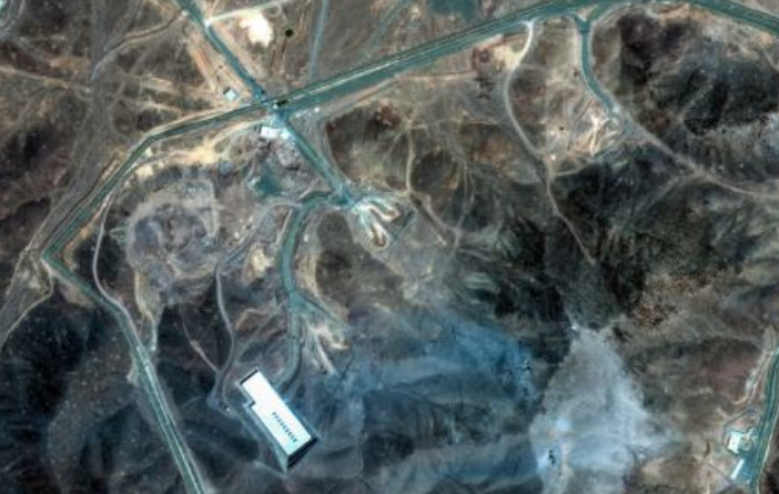 Izraeli thotë se ka sulmuar centralin bërthamor iranian