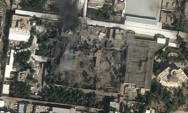 Zbulohen detaje si ndodhi operacioni për vrasjen e Khameneit  CIA ua dha lokacionin 