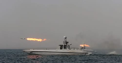 Sulmohet cisterna e parë e naftës në Ngushticën e Hormuzit