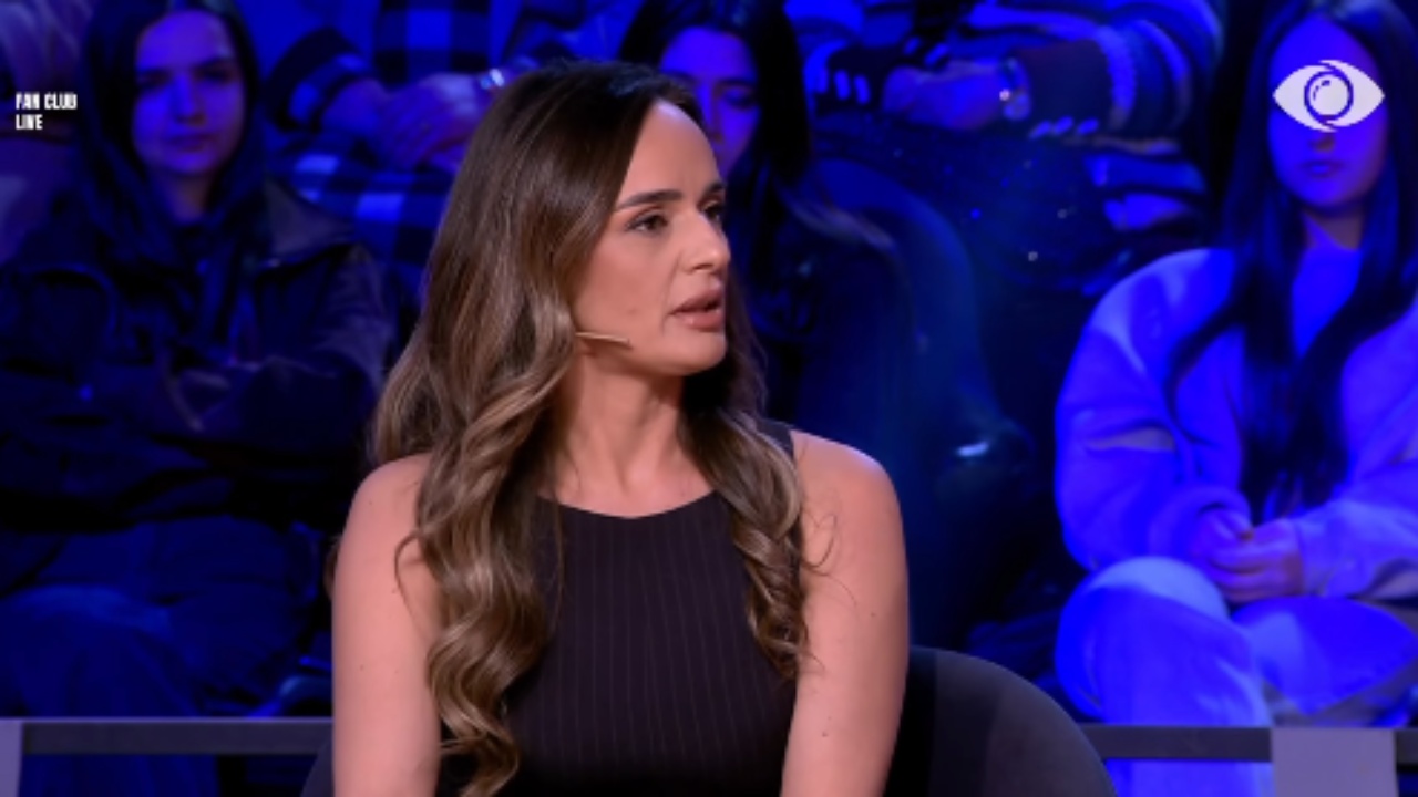  Është e çuditshme  e sikletshme    Motra e Gimbos zbulon a e shohin Selin nuse në Kosovë  Mami jep vendimin 