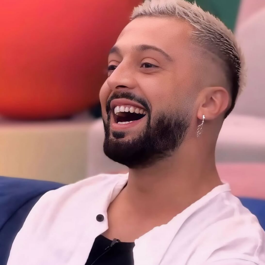 Reagon Gjesti  Kam bërë gabim  kërkoj falje   kemi nisur procedura ndaj  Onima  për borxhet e keqtrajtimet ndër vite