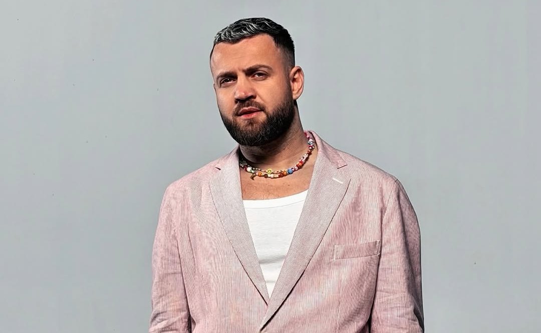  Mos më shkelni   Luizi me këmbë të thyer në koncert