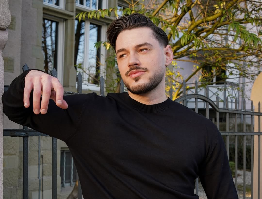 Bye Lela  Leo në lidhje të re dashurie 