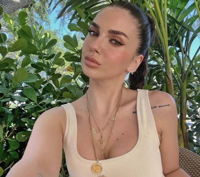 Beatrix Ramosaj i jep fund romancës me të dashurin e huaj  Si erdhën deri tek ndarja