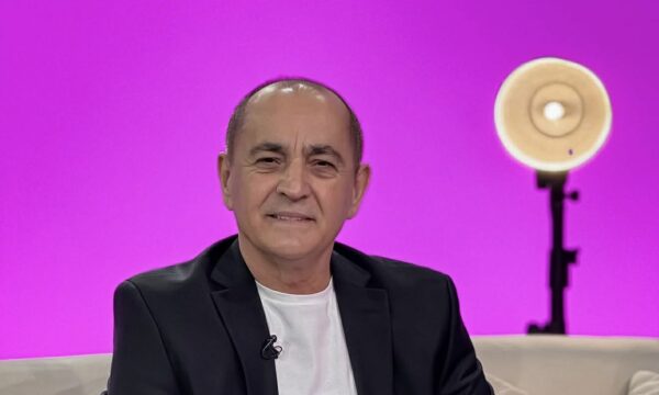 U tha se e RRAHU motrën  Sevdai Radogoshi flet për HERË TË PARË   MOTRA jem jeton n shpi tem 