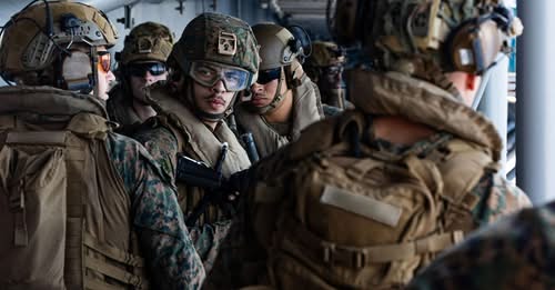 Tensionet rriten  SHBA forcon prezencën ushtarake në Lindjen e Mesme   pamje nga vendosja e trupave