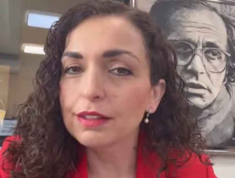 Kosova drejt zgjedhjeve  Vjosa Osmani bën thirrje për bashkim  Aty ku ka urrejtje  të sjellim dashni