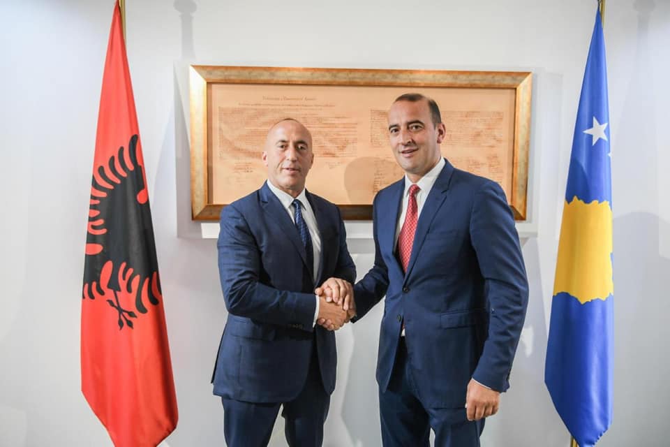 Daut Haradinaj paralajmëron padi për shpifje ndaj komentuesit që ofendoi Ramush Haradinajn