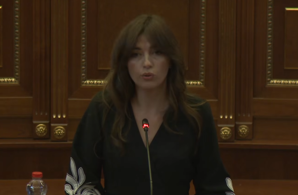  Kuvendi s është arenë sulmesh   Haxhiu kundër gjuhës seksiste dhe përçarëse