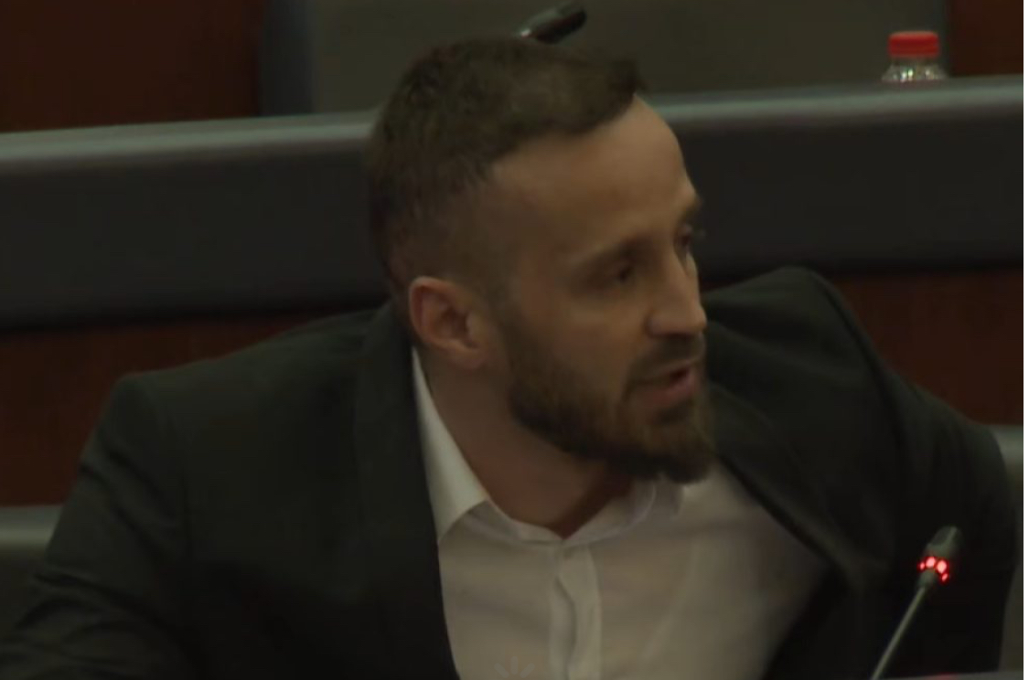 Deputeti i VV së me fjalim skandaloz   krahason Thaçin me Naim Murselin  Do ta përcjellë i njëjti fat