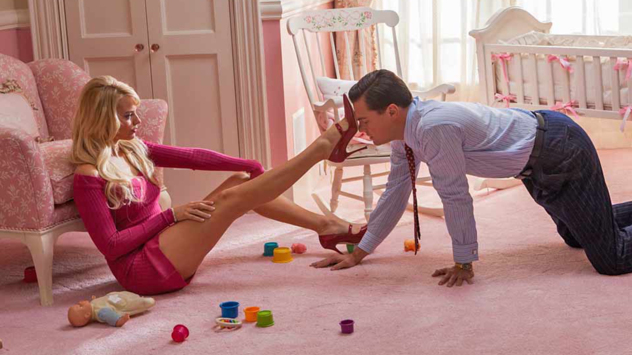 Margot Robbie tregon prapaskenat e skenës sensuale me Leonardo DiCaprio  Pse dëshiroi të ishte nudo 