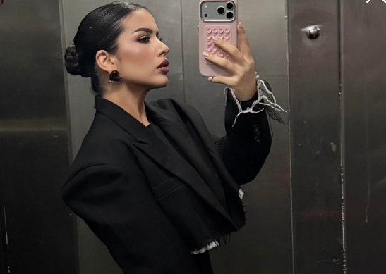 Elita Rudi në top formë  fotot nga ashensori e kthejnë vëmendjen nga ajo