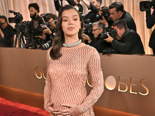 Ylli i Hollivudit bëhet nënë për herë të parë