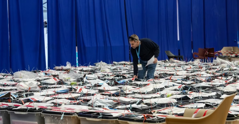 Fillon shërbimi për ndërrimin e qendrave të votimit në periudhë jozgjedhore   KQZ tregon se a ka të bëjë me zgjedhjet e reja 