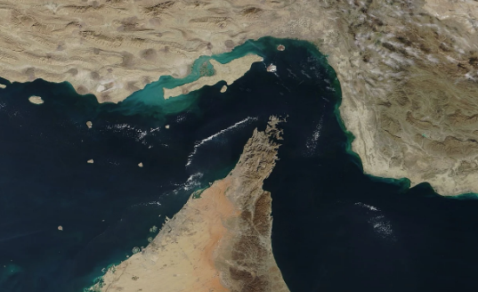 ShBA thotë se ka nisur pastrimin e minave në Ngushticën e Hormuzit