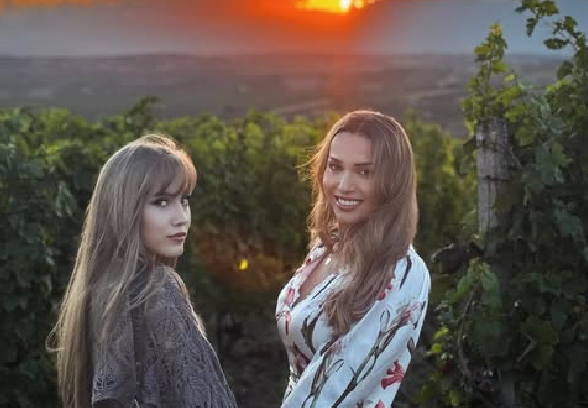 Urimi i Teutës Krasniqit për Tarën: Fjalë të prekshme dhe këshilla jetësore për ditëlindje
