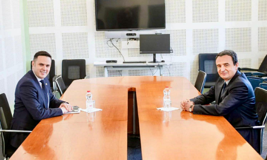 Sy më sy  Kurti dhe Abdixhiku nisin takimin për Presidentin