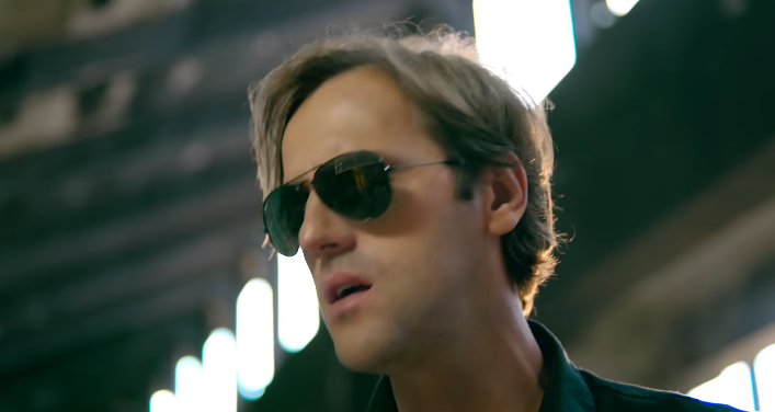 Shkumbin Ismaili më në fund e shfaq gruan në publik