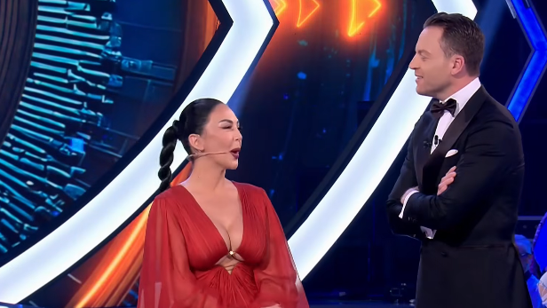 Hodhi dyshime se ka pëlqim për Brikenën  Ledioni e vë në siklet Edisën  Unë kam pëlqyer vetëm një bionde