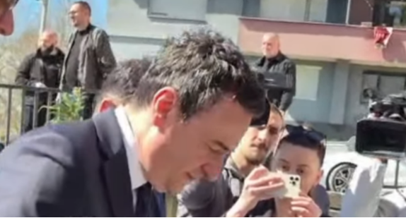 Kryeministri Kurti arrin në veri