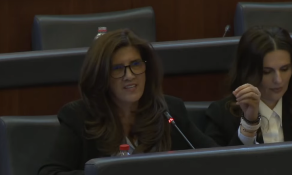 Ganimete Musliu  Me lejoni t ia uroj ditëlindjen atit të Pavarësisë së Kosovës  Hashim Thaçit