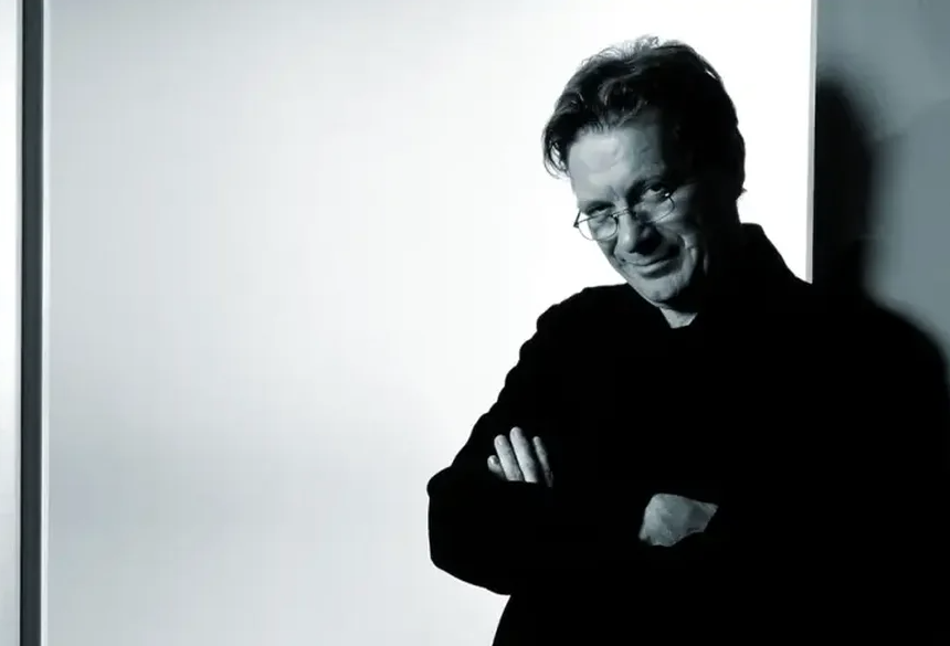 Tony Wilson: Ndërroi jetë legjenda e muzikës britanike në moshën 89 vjeç 