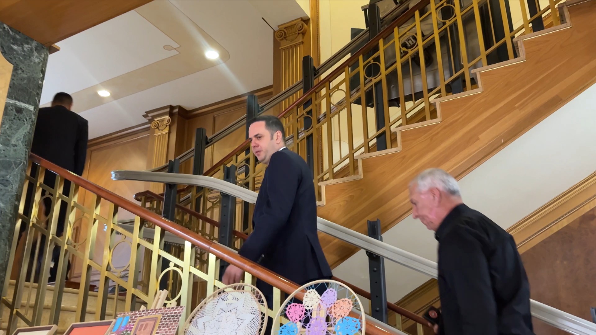  Show propagandues   Abdixhiku i prerë  S marrim pjesë në seancën për president