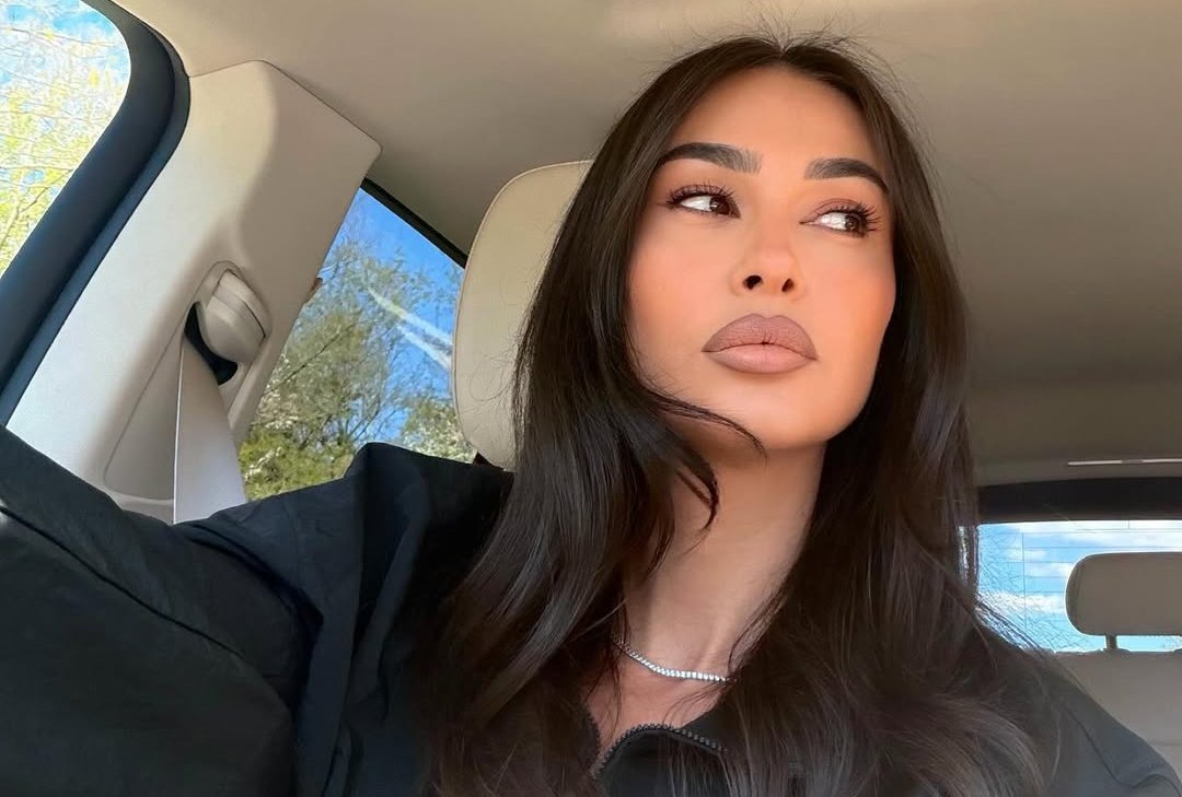 Adrola Dushi dhe Capital T: Moment dashurie që fton spekullime në rrjete sociale
