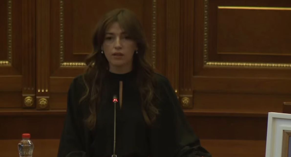 Haxhiu  Eliot Engel ngriti zërin për Kosovën kur bota heshte