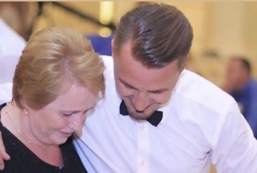  Ti je gjithë jeta jonë   Blero me dedikim emocionues për ditëlindjen e nënës