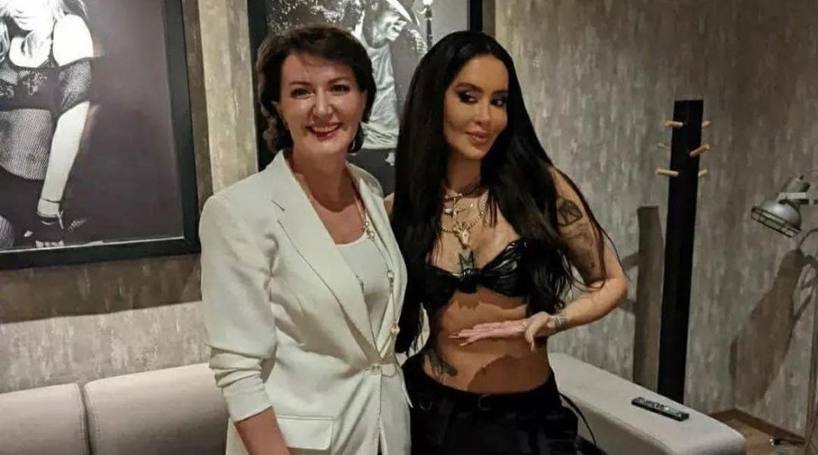 Dafina uron ish presidenten Jahjaga për ditëlindje