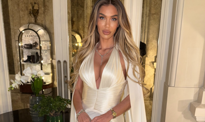 Adelina Tahiri feston ditëlindjen kështu e uron vetën