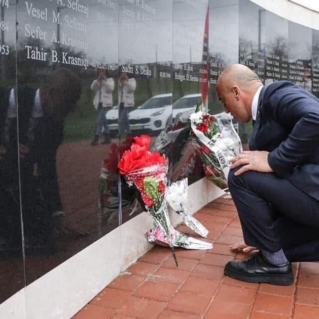 Haradinaj përkujton masakrën në Kralan  Liria erdhi me çmimin e gjakut të tyre