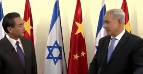Video e pazakontë e konferencës për mediat  momenti i tensionit mes ministrit të Jashtëm kinez dhe Netanyahut bën xhiron e rrjetit