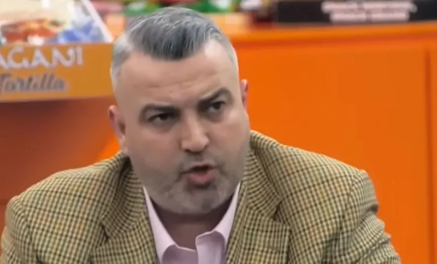 rogerti-ne-panik-i-drejtohet-vellait-te-madh-nuk-mund-te-na-e-besh-kete