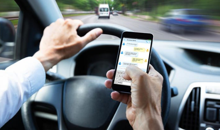  Taksirat  telefoni  për 3 muaj Policia e Kosovës ndëshkoi gati 6 mijë shoferë