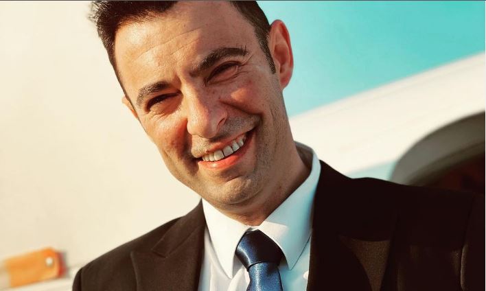 Vedat Bajrami parodizon zgjedhjen e presidentit: Këto janë dy "presidentet e ardhshme"
