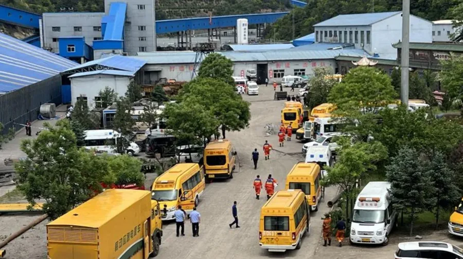 Të paktën 90 të vdekur nga shpërthimi në një minierë qymyri në Kinë