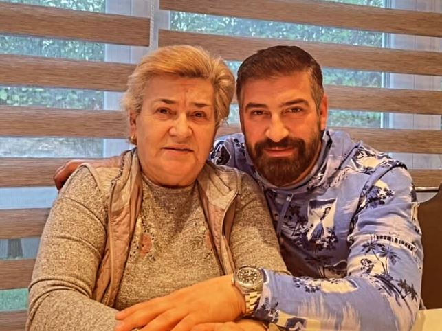 Meda nderohet nënën e ndjerë: "U takofshim në xhenet" në njëvjetorin e vdekjes 