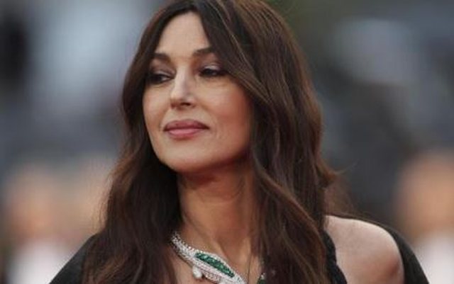 Monica Bellucci shfaqet me stil të mrekullueshëm në tapetin e kuq të Festivalit të Cannes 2024 