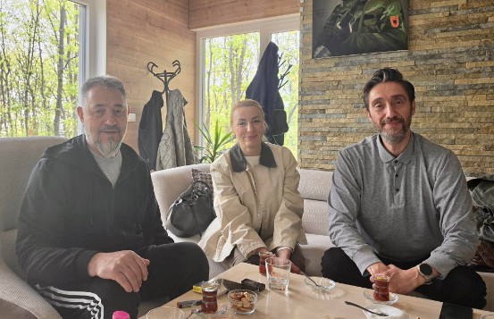 Uran Ismaili viziton Sami Lushtakun  Jam i lumtur që u pamundësua skenari i Kurtit për dhunë